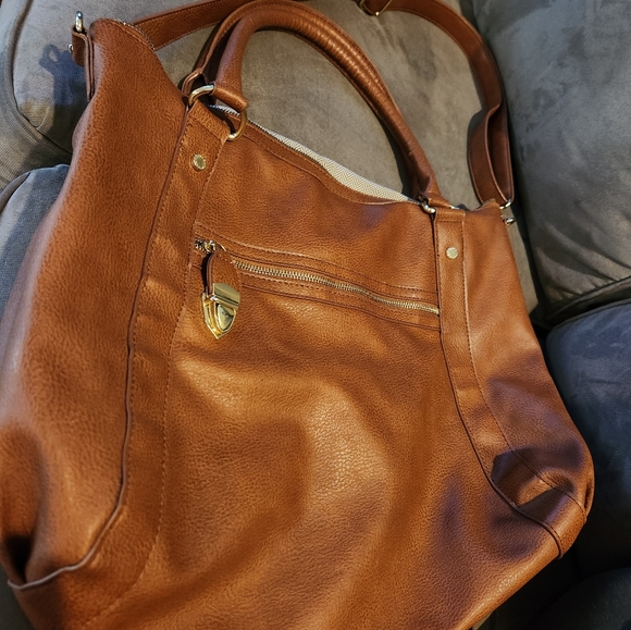 Large Steve Madden Purse - Picture 5 of 10